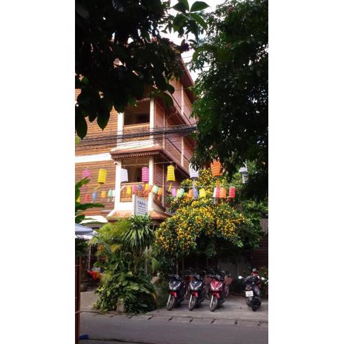 Your House 3 Guest House