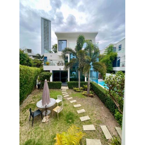 Youth Journey Six-Bedroom Pool Villa