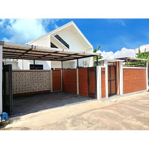 Yustien Homestay Jogja 3 Bedroom - Private Villa