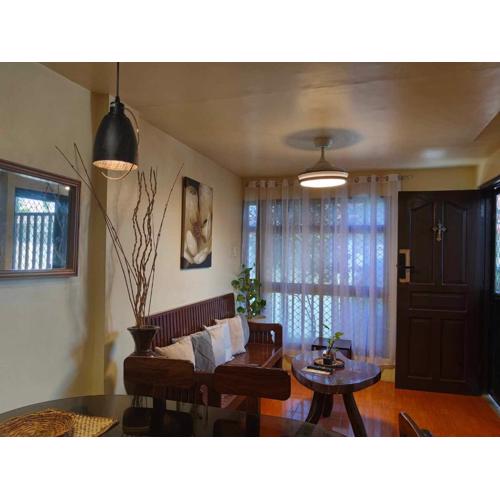 Z and J Transient House