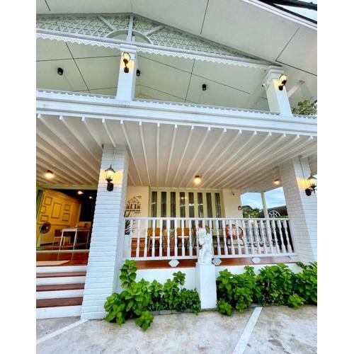 Zane Balcony House Ranong Hotel เซน บัลโคนี่ เฮ้าส์ ระนอง