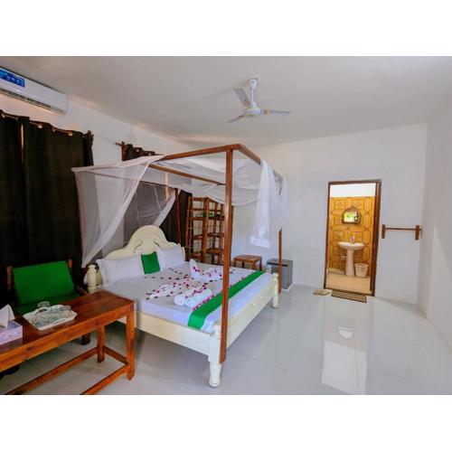 Zanz 14 Beach Bungalow