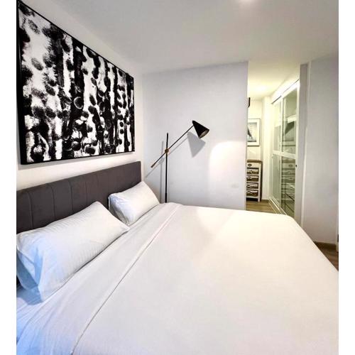 Zcapes 2 Boat Avenue, Brand New Renovated One bedroom Apartment with the Mountain View