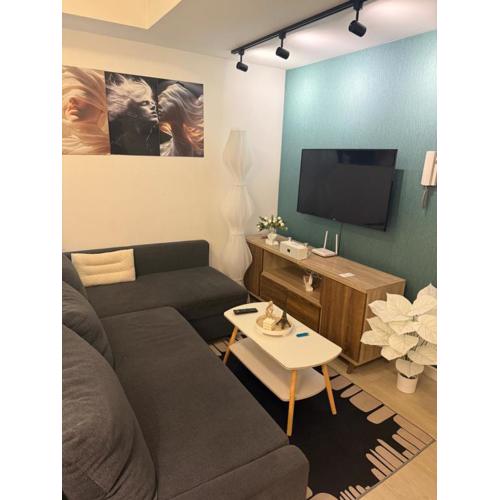 Zelle Luxxe - Azure Staycation Resort