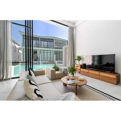 Zen Style Pool Access Townhouse