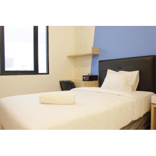 Zest Studio Semi Apartment at The Lodge Paskal near BINUS University By Travelio