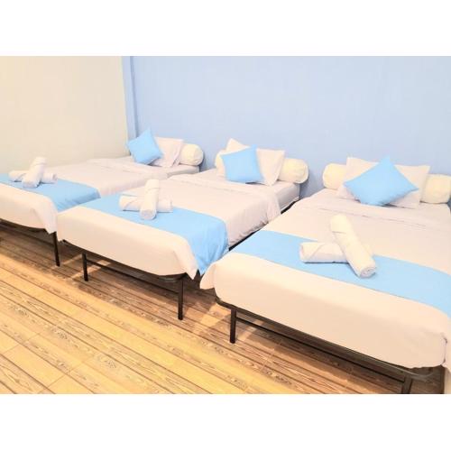 Zizi Homey 202 Cemara Asri Triple Single