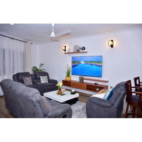 Zuri Luxe 3BR Penthouse- Silversands Beach Malindi