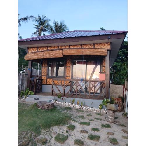 Zyrine Homestay - Seawall Side